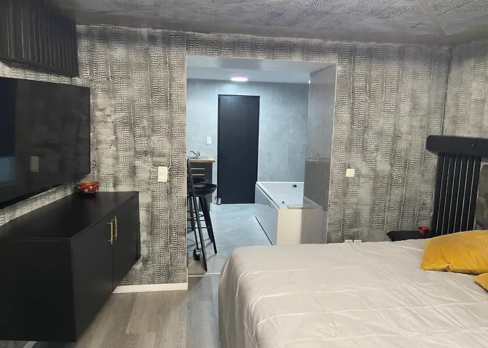 Jungle Suite Romantic - Private Jacuzzi -